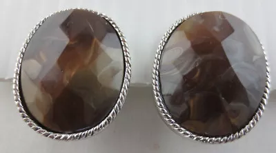 Vintage Silvertone Faceted Marbled Brown Plastic Clip On Earrings • $5.99