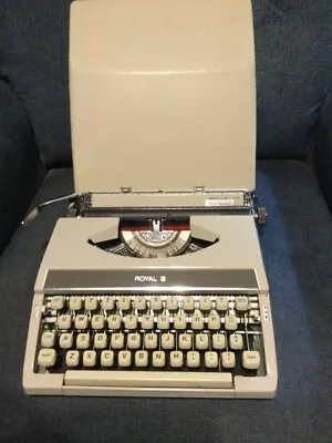 A Fine Royal  Mercury  Typewriter. Lid Closes And Latches Fine. Ribbon Is Dry. • $1