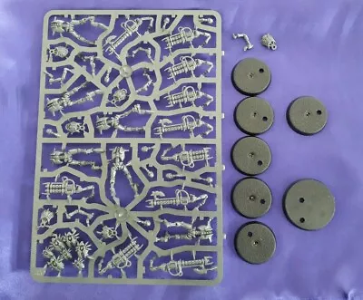 £12.95 • Buy Warhammer 40K - 6 Necron Warriors + 1 Scarab Swarm, NEW With Bases