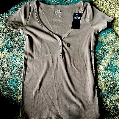 NWT Hollister Womens Small Ribbed Henley Baby Tee Shirt V Neck. Purple • £8.69