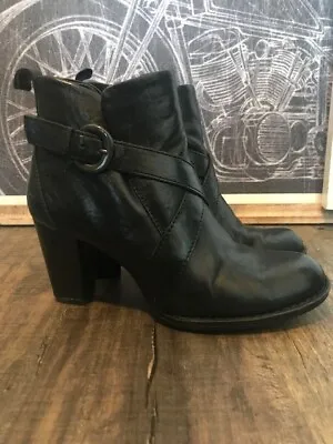 $50 • Buy LADIES BORN Black Leather Block Heel Buckled/Zipper Ankle Boots - Size 8 M