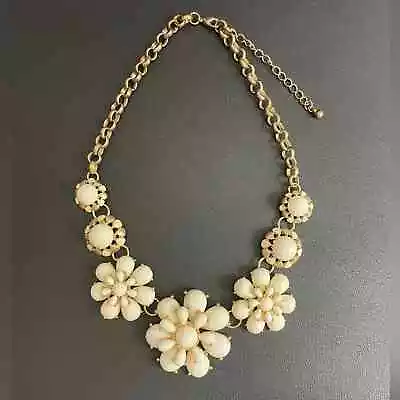 Vintage Floral Statement Necklace W/ White Flowers • $24