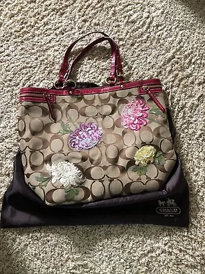 Coach G0773-11389 Limited Edition Signature C Embroidered Flower Tote Bag • $90