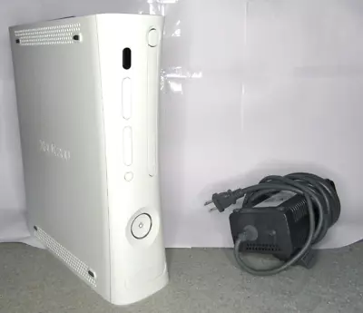 *TURNS ON FOR PARTS* Microsoft XBox 360 Pro 4GB - *NO CONTROLLER* • $39.99