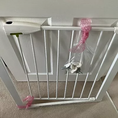 Lindam Sure Shut Axis 76-82cm Pressure Fit Safety Gate - White • £9