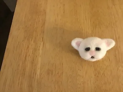 Handmade Needle Felted Cat Broach • £5