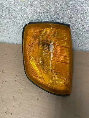 1986 - 1995 Mercedes-Benz W124 300E Right Passenger Turn Signal Light 2554N Depo • $40.05