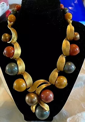 Unusual Vintage Necklace Chunky Beads And Gold Tone Metal Leaves • $19.99