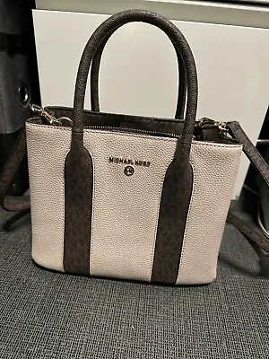 Michael Kors Austin In Soft Pink Handhang /crossbody • $100