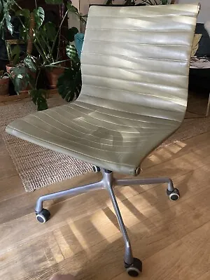Eames IF EA Office Swivel Chair - Parts Missing • £150