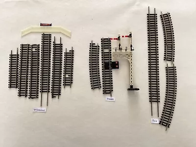 00 Gauge Model Railway Track Signal & Fence. Pico Hornby Other. Well Used • £0.99