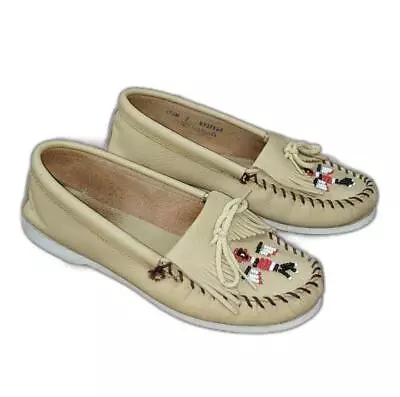 Minnetonka Thunderbird Beaded Hardsole Moccasin Size 8 • $35