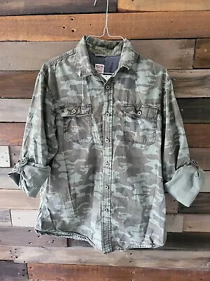 Men’s Size Medium Button Up Green Camo Long Sleeve Shirt Top  • $17.41