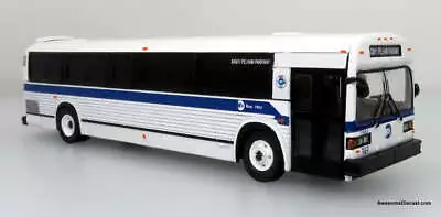 Iconic Replicas 1/87 MCI Classic Suburban Bus MTA New York City 87-0388 • $44.95