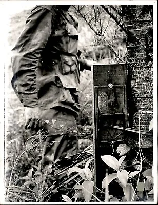 LG48 Original Photo VIET CONG JUNGLE BOOBY TRAP MOUSETRAP TRIP-WIRE VIETNAM WAR • $20