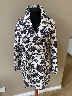 Stunning Ladies Trench Coat Size Small • $18.65