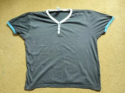 £1 • Buy Mens UrbanSpirit T-Shirt Size Large