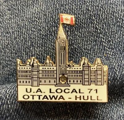 UA PLUMBERS PIPEFITTERS STEAMFITTERS UNION LOCAL Lapel Pin 71 Ottawa Canada • $40