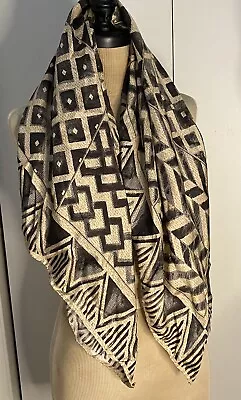 Geometric Design Large Scarf In Black And Beige • $9.99