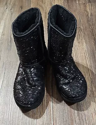 UGG AUSTRALIA Classic Short Sparkle Sequin Fur Lined Boots Size 7 Black • $26