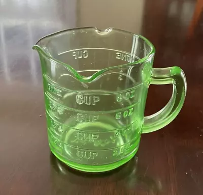 Vintage 1930’s Kellogg’s  Uranium Glass Measuring 1 Cup 8 Oz Cup 3 Spouts • $25.99