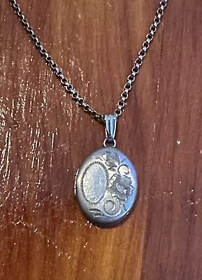 Vintage 925 Sterling Silver Necklace & Small Oval Locket W/ Floral Engraving • $25