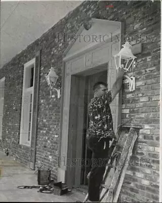 1962 Press Photo Man Fixing Entry Door Sidelights At Key West Florida • $29.88