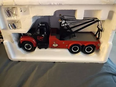 First Gear 19-2225 Mack 1960 Model B-61 Tow Truck Reading PA 1:34 Scale • $49.99