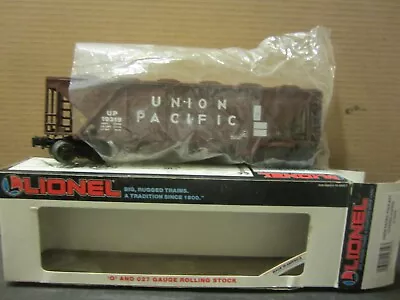 Lionel 19319 Union Pacific UP 4-Bay Quad Covered Hopper • $34.99