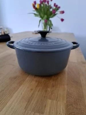 Le Creuset Classic Enamel Cast Iron Grey 20cm 2.4L Casserole Pot Pan Dutch Oven • £55