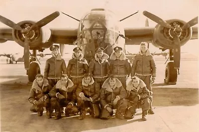 WW2 WWII Photo World War Two USAAF B-24 Liberator Crew Before Mission / 5347 • $6.49