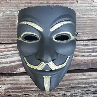 V For Vendetta Mask - Anonymous Guy Fawkes Party Masker Cosplay - Black & Gold • £14.36