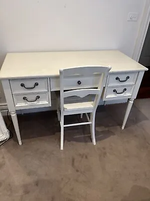 $250 • Buy Desk With 5 Drawers & Chair