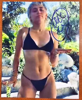 Miley Cyrus Autographed Signed 8 X 10 Photo • £31.02