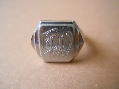 Old Seal Ring Monogram Ew Or We Metal Unknown Artist 0.2oz / Rg 51 • $39.35