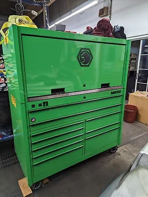 Matco Tool Box 4S With Top Hutch. Green In Good Condition  • $6000