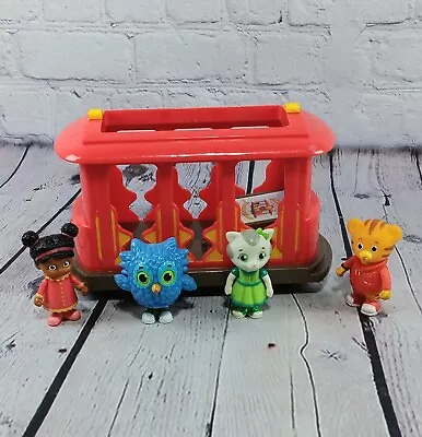 Daniel Tiger's Neighborhood Trolley & Figurines Mr Roger • $14.95