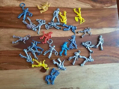 Vintage Cowboys And Indians Toy Soldiers. • £2.50