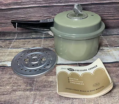 Vintage MIRRO-MATIC Speed Pressure Cooker 4 Qt Deluxe Model Avocado Green Manual • $27.97