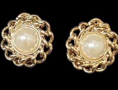 Gorgeous Vintage Goldtone Faux Pearl Chain Link Clip On Earrings • $7