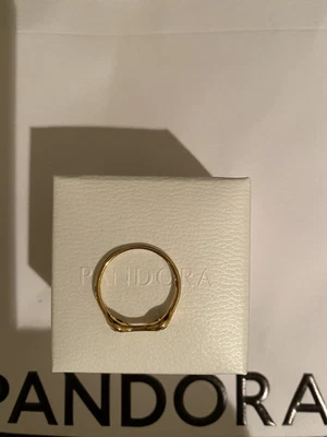 $550 • Buy Pandora Lovepod Ring