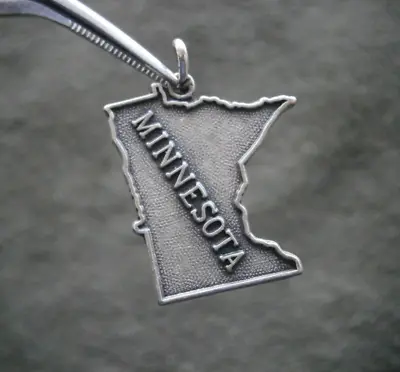 Minnesota North Star State Map Vintage Sterling Silver Travel Charm Pendant 3.1g • $9.50