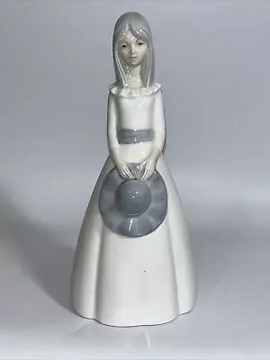 Valencia Miquel Requena Porcelain Figurine Girl 9” Tall • £14