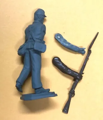 Miniatures Amerivan Civil War Private Advancing  54mm  Metal Figure • $4.95