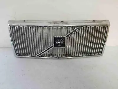 91 92 93 94 VOLVO 940 Grille Vertical Bars W/ Fog Lamps Small Crack On Bottom • $99.99