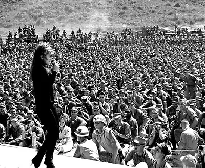 Miss Ann Margret Singing For US Service Men Danang 8 X 10  Vietnam War Photo 300 • $7.43