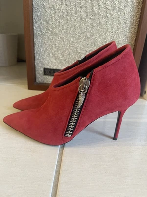 $15 • Buy Giuseppe Zanotti Red Suede Booties Size 36.5
