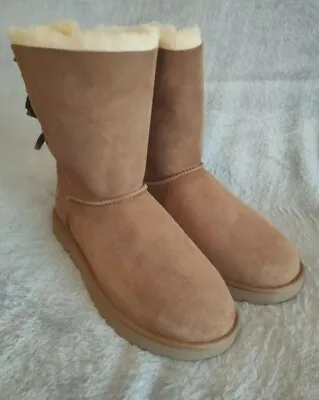 UGG Short Bailey Bow Chestnut Boots. Uk Size 10.5 *****BNIB***** • £79.99