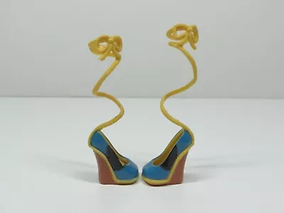 Monster High Replacement Lagoona Blue Classrooms Yellow Bow Shoes Mad Science • $5.99