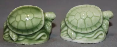 Wade Whimsies Endangered Series Variations Pair Of Turtles • £5.74